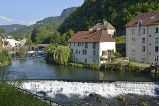 Bed and breakfast Au fil de Lods Extérieur photo